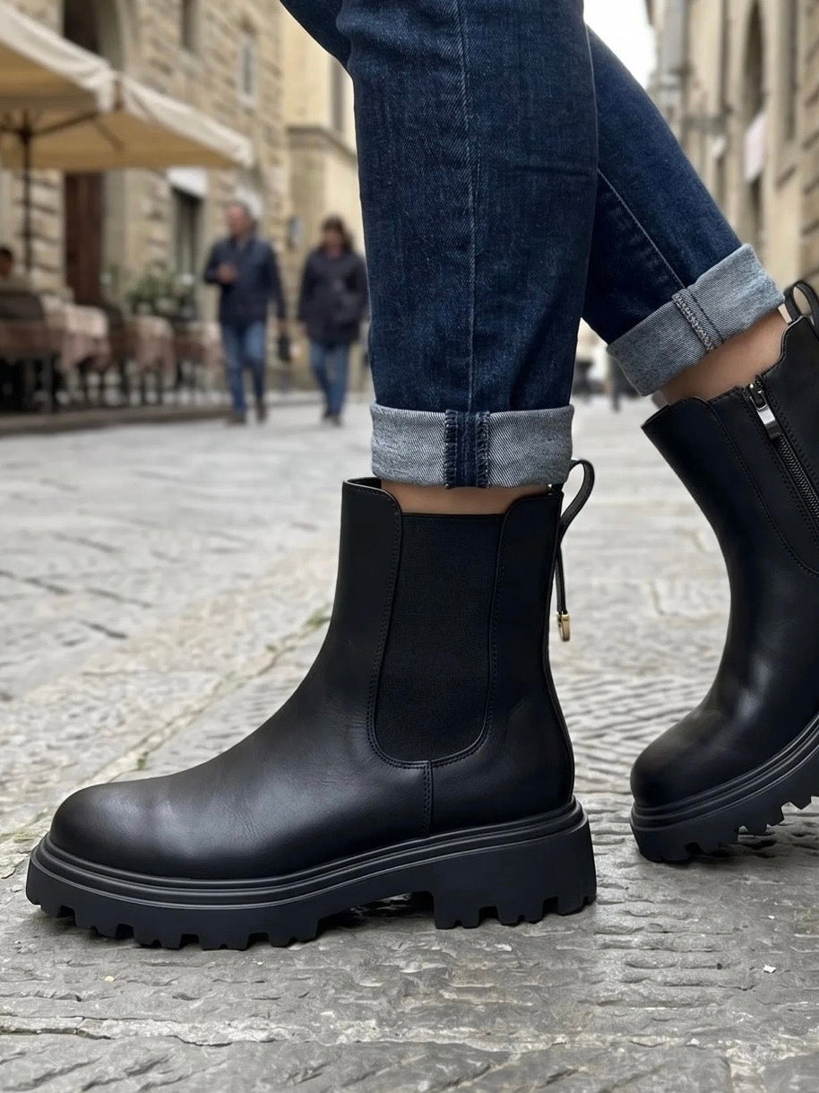 Chunky Chelsea Boots – Black