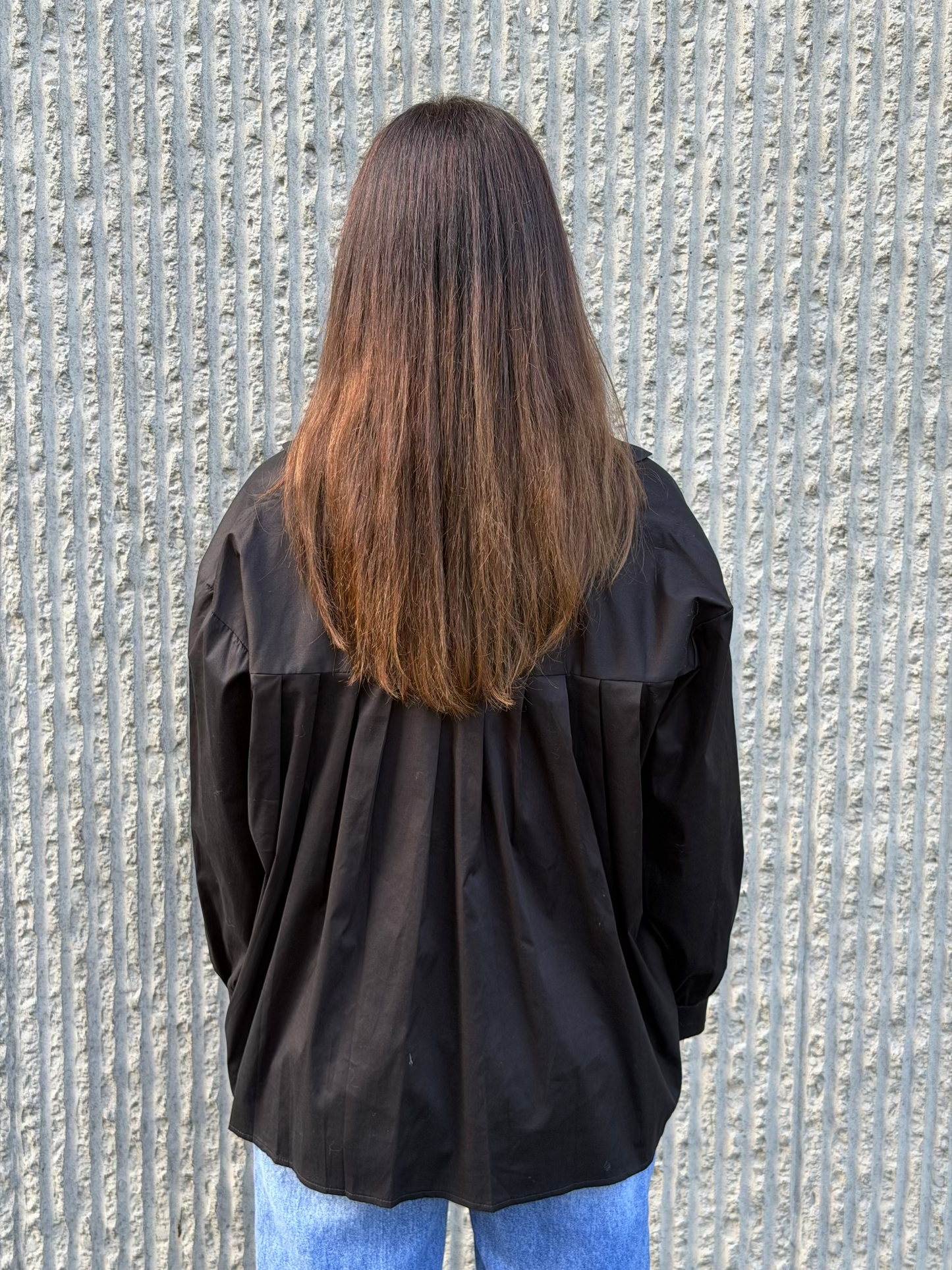 Pleated Back Shirt- Black