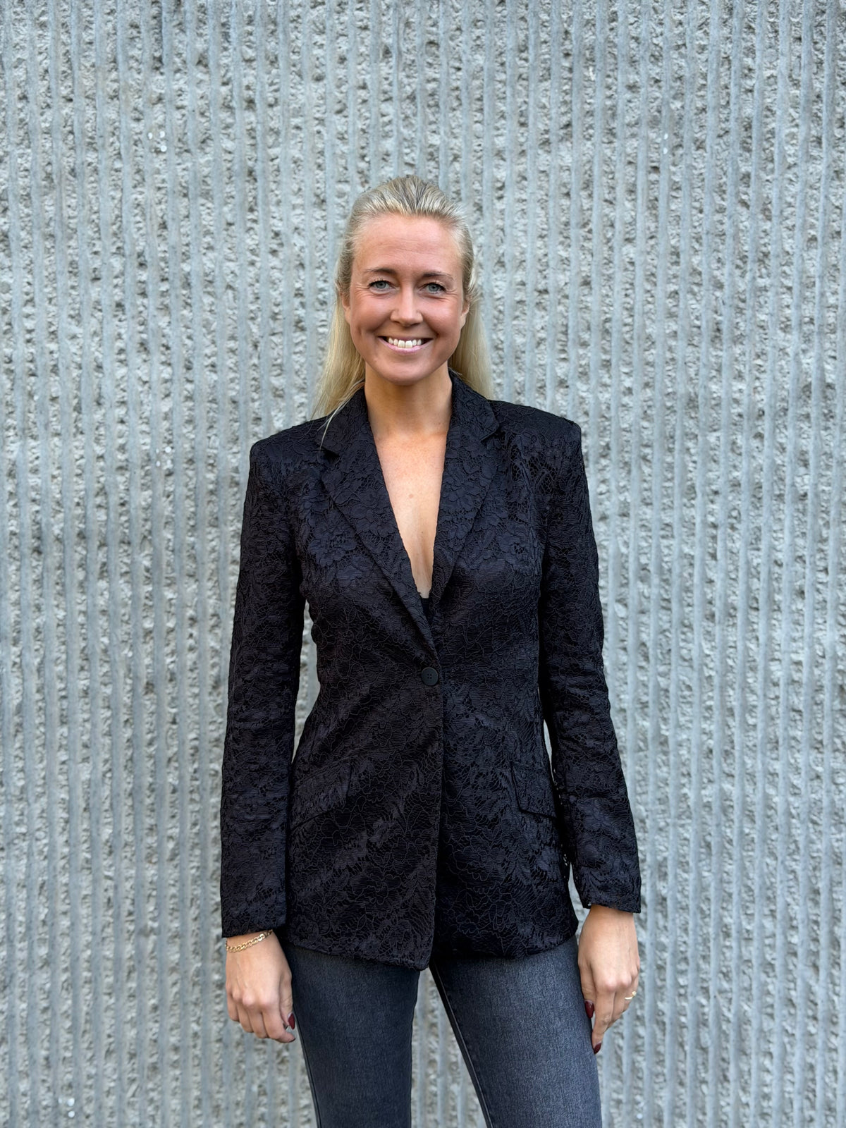 Lace Blazer – Black