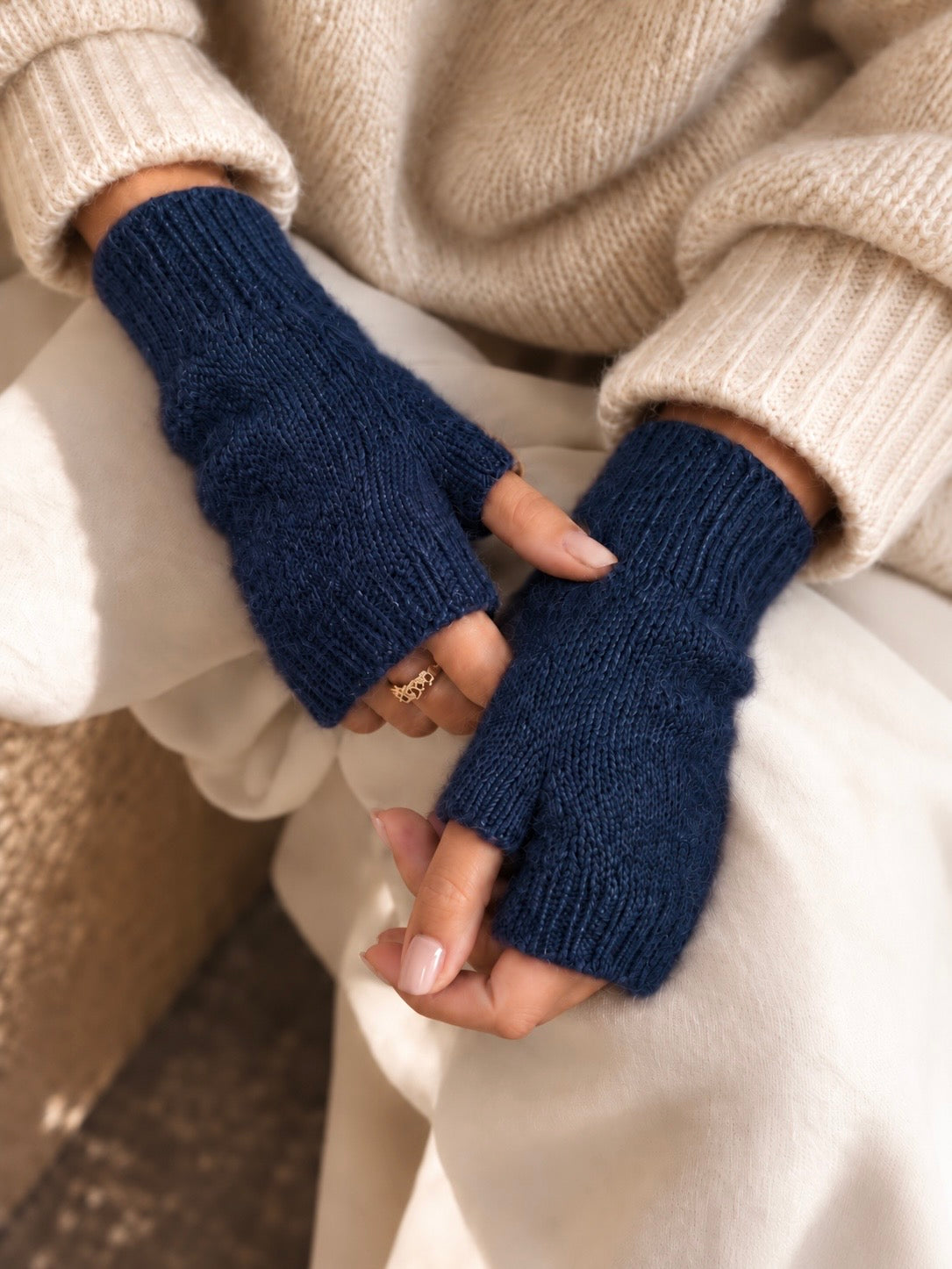 Baby Alpaca handledsvärmare Navy