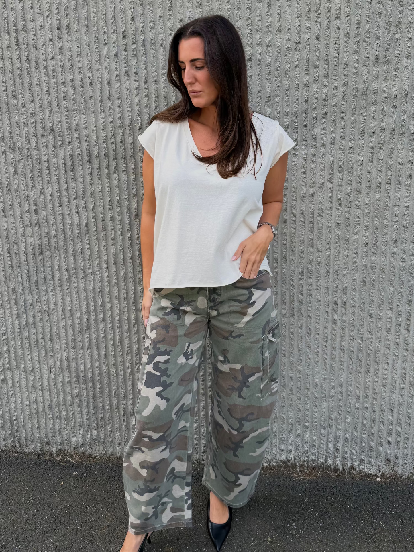 V-Neck Tee – White