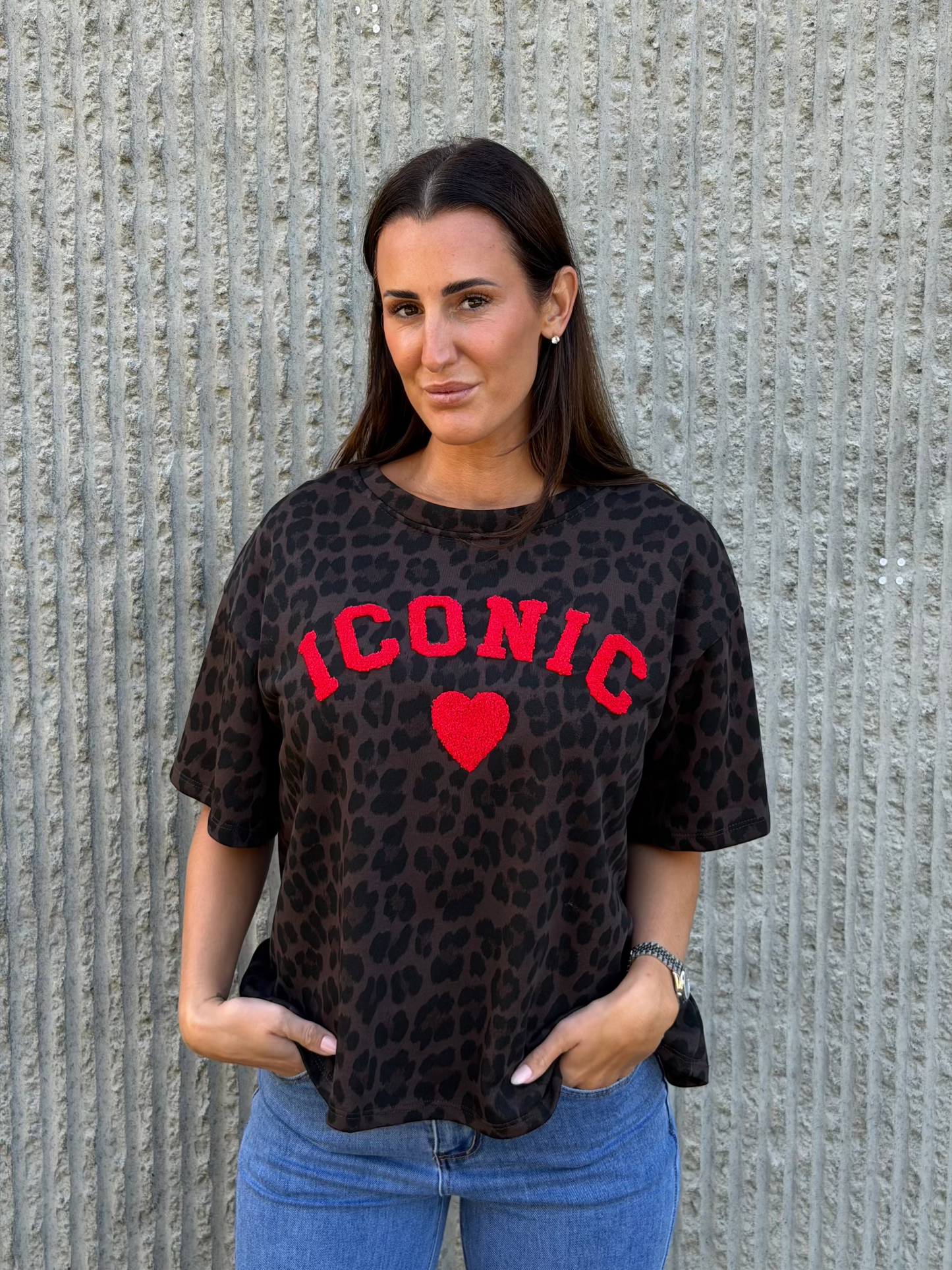Iconic Leo Tee- Red