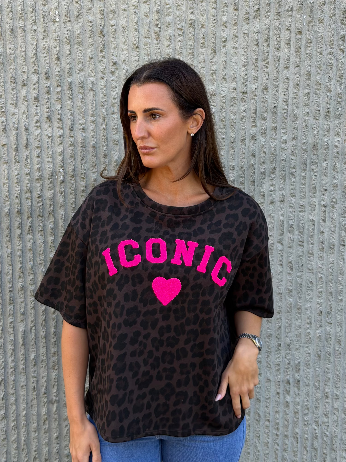 Iconic Leo Tee- Hot Pink
