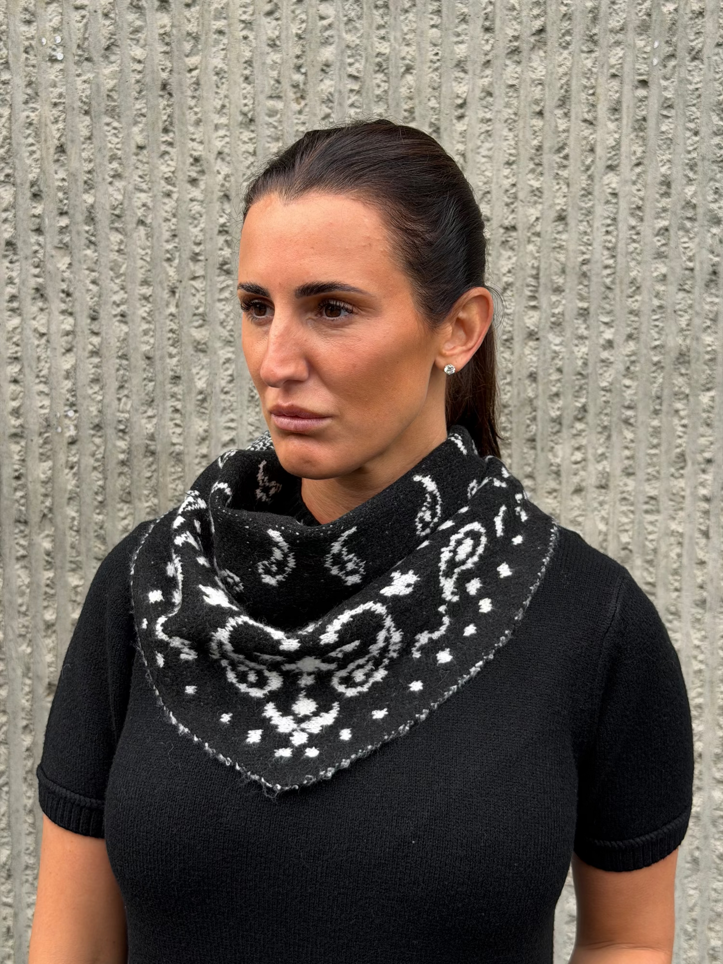 Paisley Triangle Scarf- Black