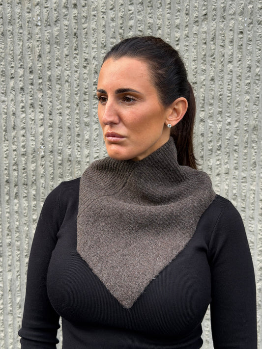 Pointed Scarf- Brown