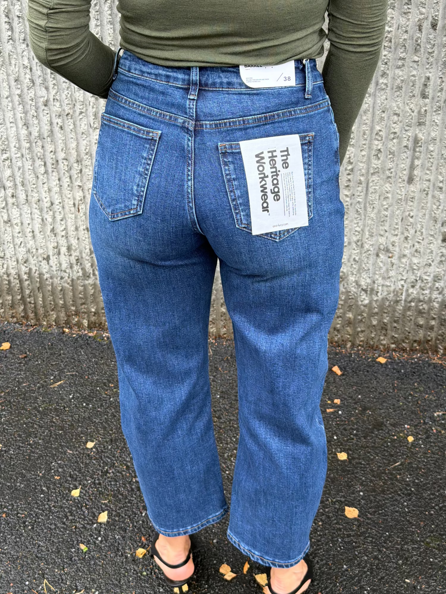 Cropped Barrel Jeans- Dark Blue